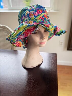 Grevi Vibrant Floral Bucket Hat in Blue and Green